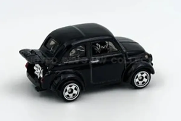 HotWheels_1:64_Scale_SILVER_SERIES_NATIONAL_ICONS_'60s_FIAT_500_D_MODIFICADO_3/5