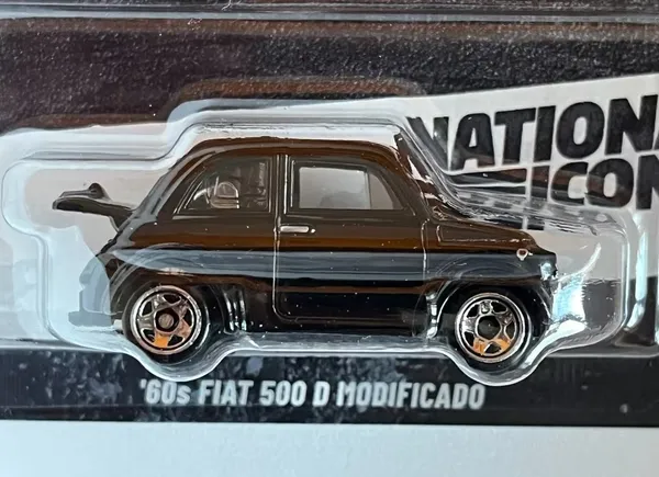 HotWheels_1:64_Scale_SILVER_SERIES_NATIONAL_ICONS_'60s_FIAT_500_D_MODIFICADO_3/5