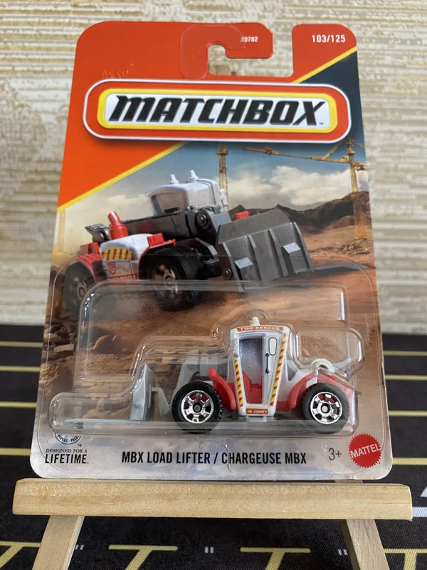 Matchbox_1:64_Scale_MBX_LOAD_LIFTER_103/125_GRAY