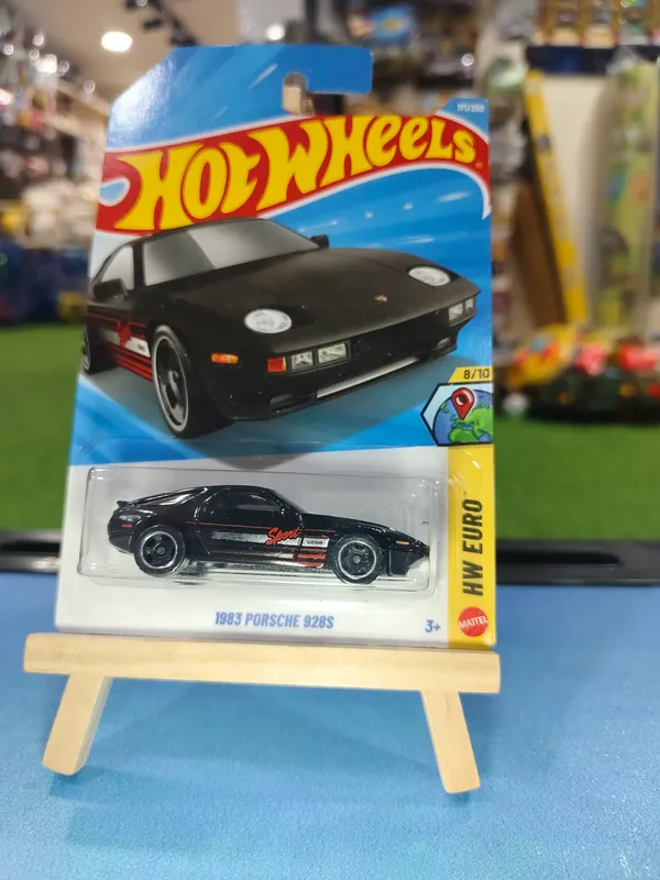 Hot_Wheels_1:64_Scale_1983_PORSCHE_928S_HW_EURO_8/10_BLACK_171/250