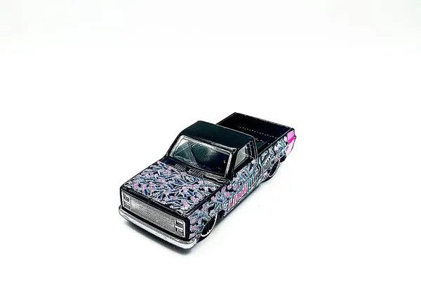Hot_Wheels_1:64_Scale_83_CHEVY_SILVERADO_TRUCKIN_ALONG_3/5_BLACK_42/250_(IMPORTED)