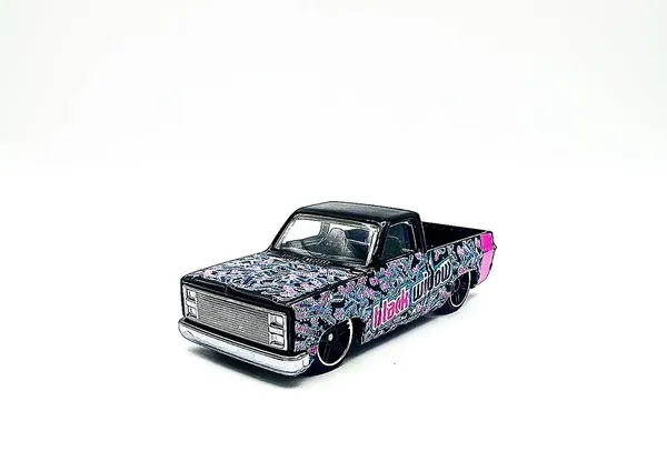 Hot_Wheels_1:64_Scale_83_CHEVY_SILVERADO_TRUCKIN_ALONG_3/5_BLACK_42/250_(IMPORTED)