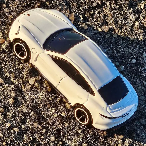 Hot_Wheels_1:64_Scale_PORSCHE_TAYCAN_TURBO_S_HW_EV_3/10_WHITE_34/250_(IMPORTED)