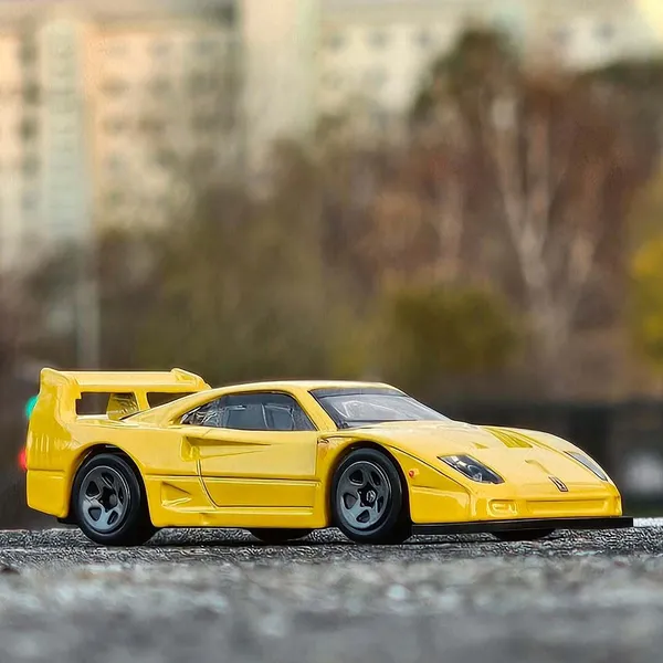 Hot_Wheels_1:64_Scale_FERRARI_F40_COMPETIZIONE_EXOTICS_4/5_YELLOW_198/250