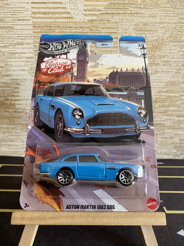 Hotwheels_1:64_Scale_SILVER_SERIES_VINTAGE_CLUB_1968_ASTON_MARTIN_1963_DB5_2/5_BLUE_JKY21_(FREE_PROTECTOR)