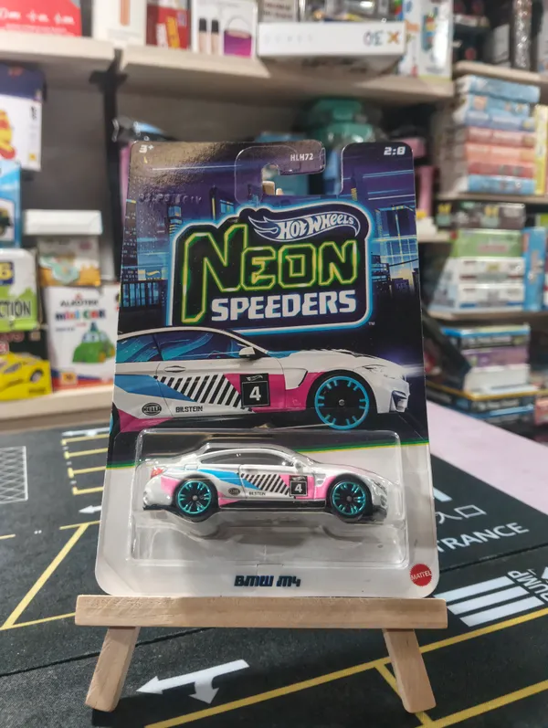 HotWheels_1:64_SILVER_SERIES_NEON_SPEEDERS_BMW_M4_2/8_WHITE_JKY02