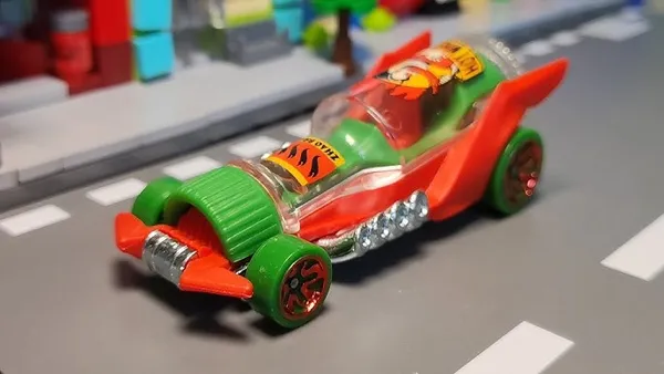 Hot_Wheels_1:64_Scale_HOT_WHEENGS_Fast_Foodie_5/5_197/250
