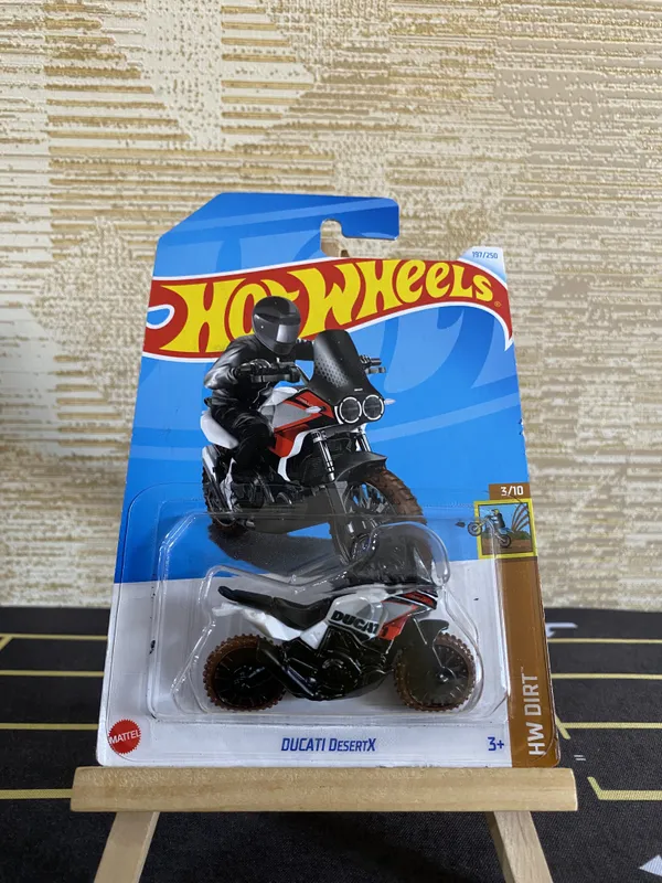 Hot_Wheels_1:64_Scale_DUCATI_DESERTX_HW_DIRT_3/10_WHITE_197/250