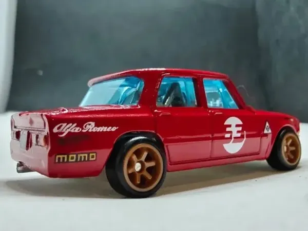 Hot_Wheels_1:64_Scale_ALFA_ROMEO_GIULIA_TI_SUPER_Compact_Kings_7/10_195/250