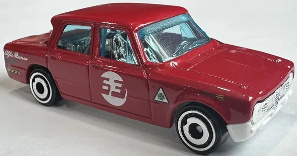 Hot_Wheels_1:64_Scale_ALFA_ROMEO_GIULIA_TI_SUPER_Compact_Kings_7/10_195/250