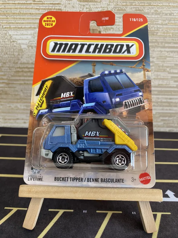 Matchbox_1:64_Scale_BUCKET_TIPPER_116/125_BLUE_(2026_Release)