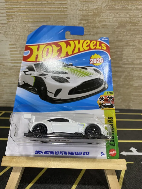 Hot_Wheels_1:64_Scale_2024_ASTON_MARTIN_VANTAGE_GT3_EXOTICARS_9/10_WHITE_125/250