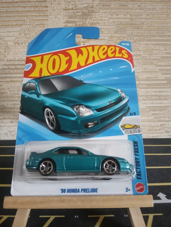 Hot_Wheels_1:64_Scale_98_HONDA_PRELUDE_FACTORY_FRESH_5/5_GREEN_136/250