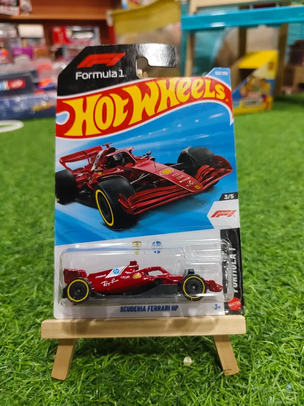 Hot_Wheels_1:64_Scale_SCUDERIA_FERRARI_HP_FORMULA_1_3/5_RED_120/250