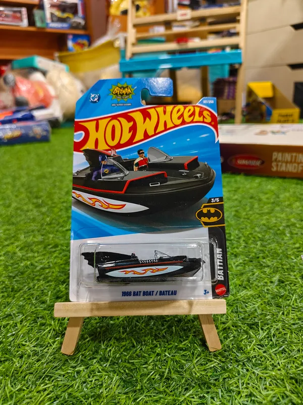 Hot_Wheels_1:64_Scale_1966_BAT_BOAT_BATMAN_3/5_BLACK_107/250