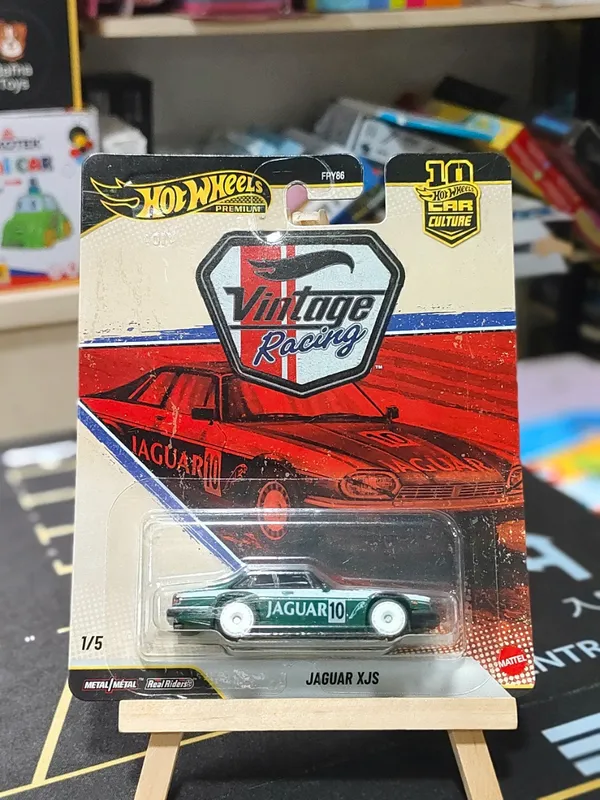 Hotwheels_Premium_1:64_Scale_JAGUAR_XJC_CAR_CULTURE_2026_VINTAGE_RACING_1/5_JKF02_GREEN_(IMPORTED)