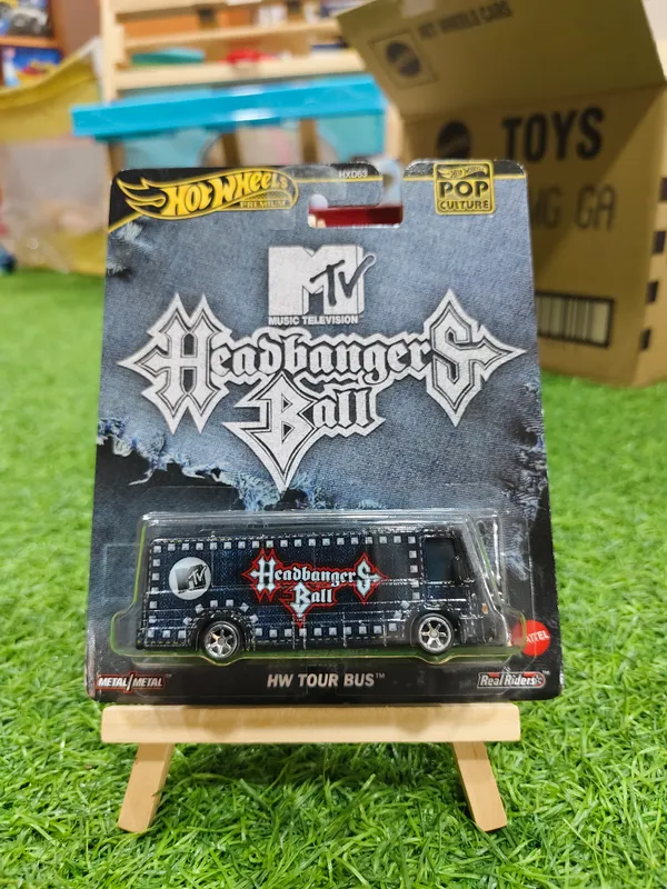 Hotwheels_Premium_1:64_Scale_MTV_HW_TOUR_BUS_HEADBANGERS_BALL_Pop_culture_2025_JBL64