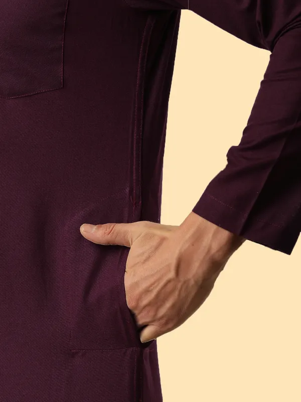 Brown_Pure_Cotton_Regular_Straight_Knee_Length_Solid_Kurta_For_Men