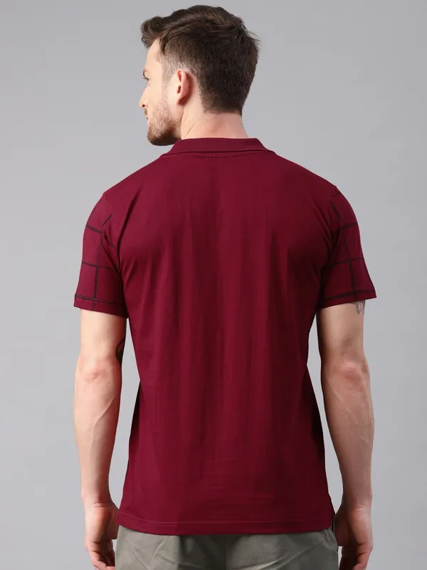 Red_Printed_Pure_Cotton_Half_Sleeve_Casual_Tshirt_For_Men