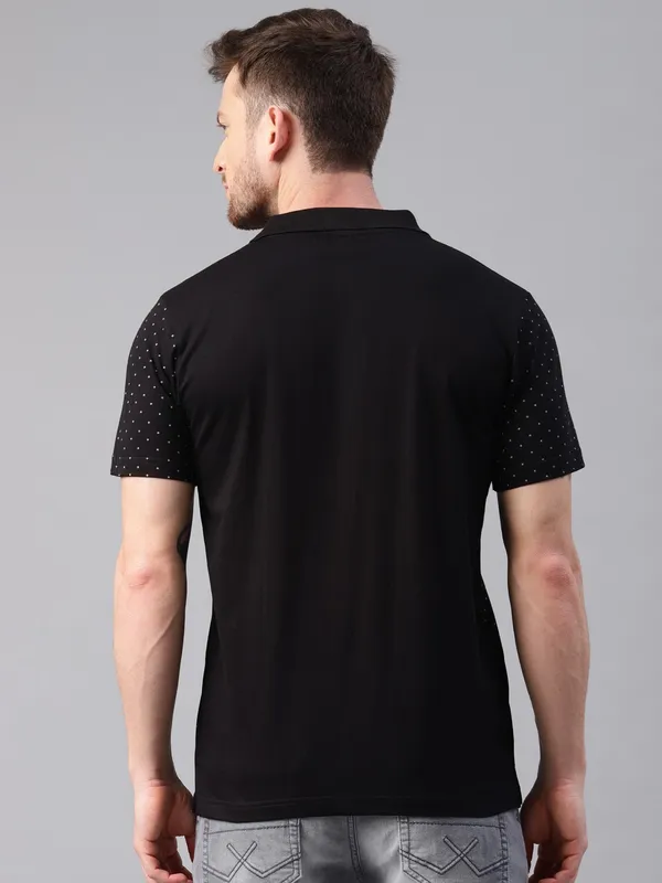 Black_Printed_Pure_Cotton_Half_Sleeve_Casual_Tshirt_For_Men