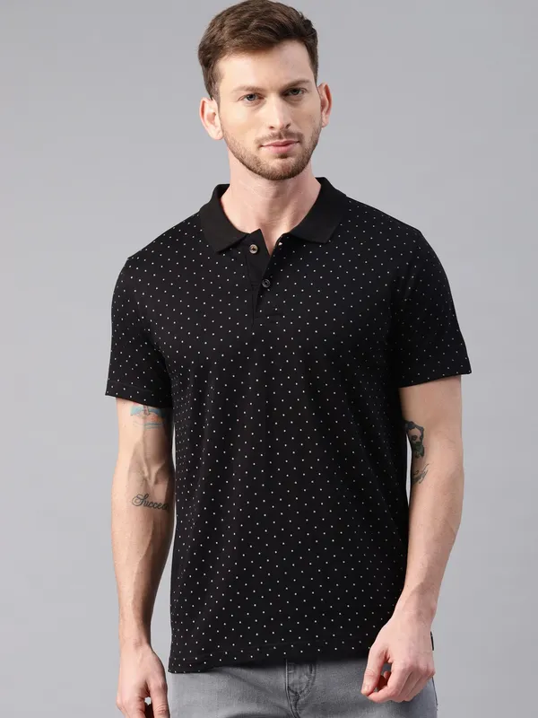 Black_Printed_Pure_Cotton_Half_Sleeve_Casual_Tshirt_For_Men