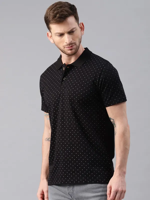 Black_Printed_Pure_Cotton_Half_Sleeve_Casual_Tshirt_For_Men