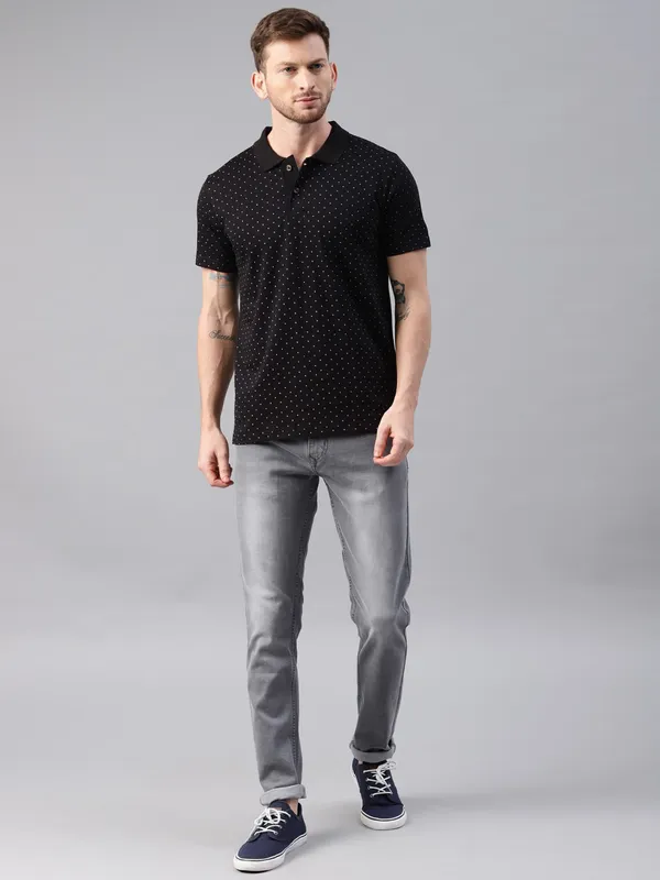 Black_Printed_Pure_Cotton_Half_Sleeve_Casual_Tshirt_For_Men