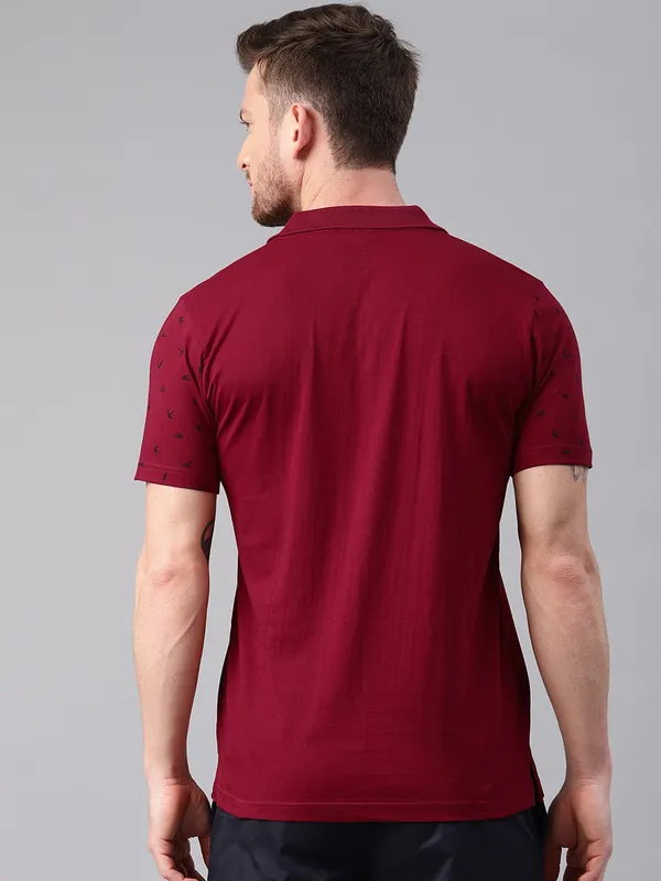 Maroon_Printed_Pure_Cotton_Half_Sleeve_Casual_Tshirt_For_Men