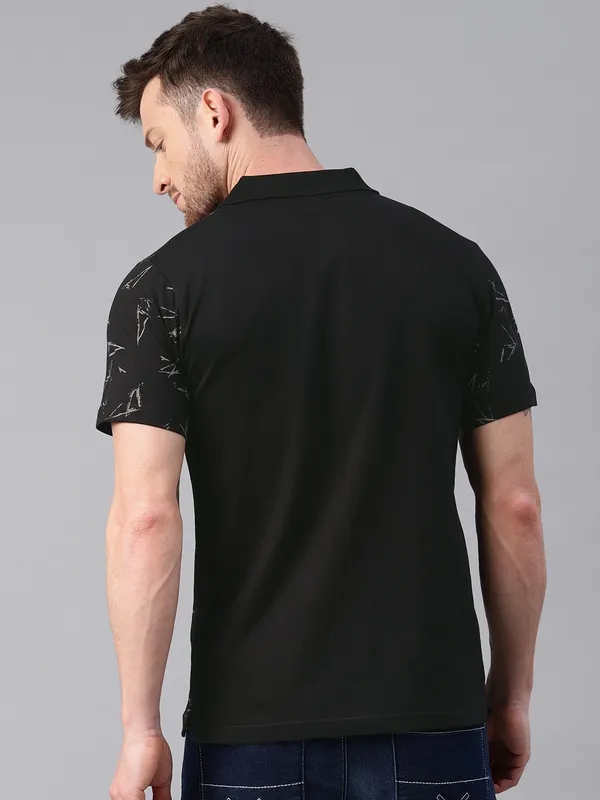 Black_Printed_Pure_Cotton_Half_Sleeve_Casual_Tshirt_For_Men