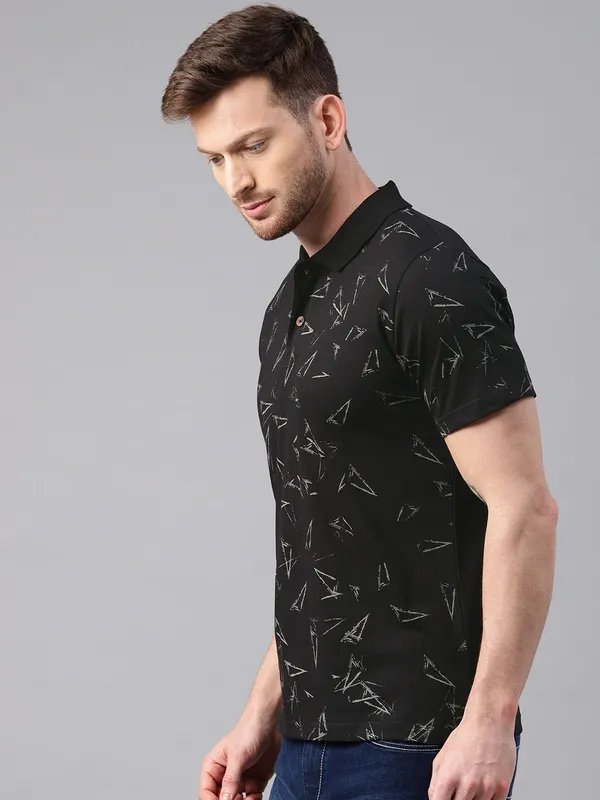 Black_Printed_Pure_Cotton_Half_Sleeve_Casual_Tshirt_For_Men