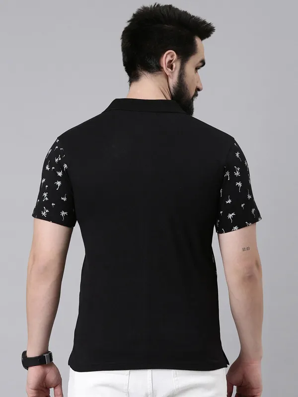 Black_Printed_Pure_Cotton_Half_Sleeve_Casual_Tshirt_For_Men
