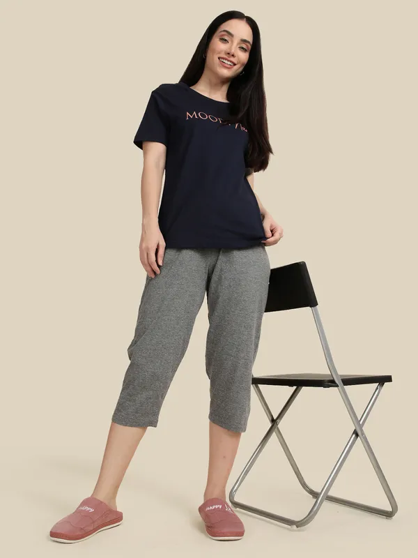 Andhra_melange__Kryptic_women_Solid_cotton_relaxed_fit_lounge_capri_with_side_pocket
