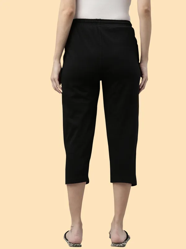 Black_Cottton_Capri_For_Women