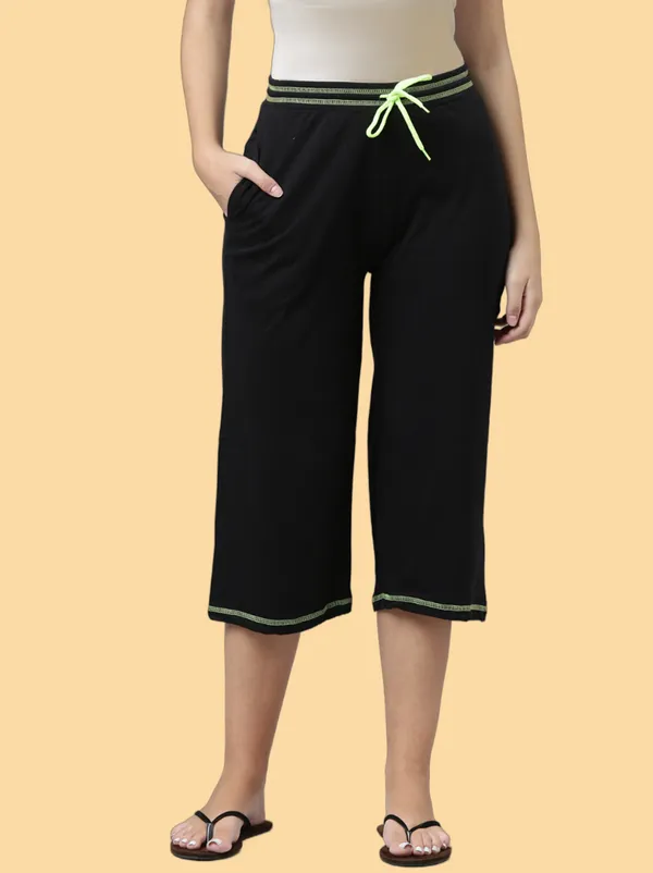Black_Cottton_Capri_For_Women