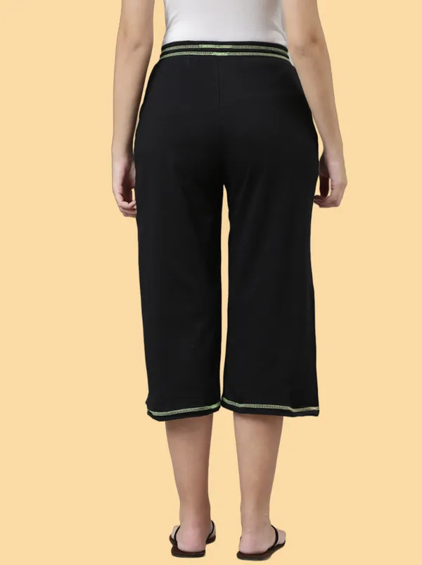 Black_Cottton_Capri_For_Women