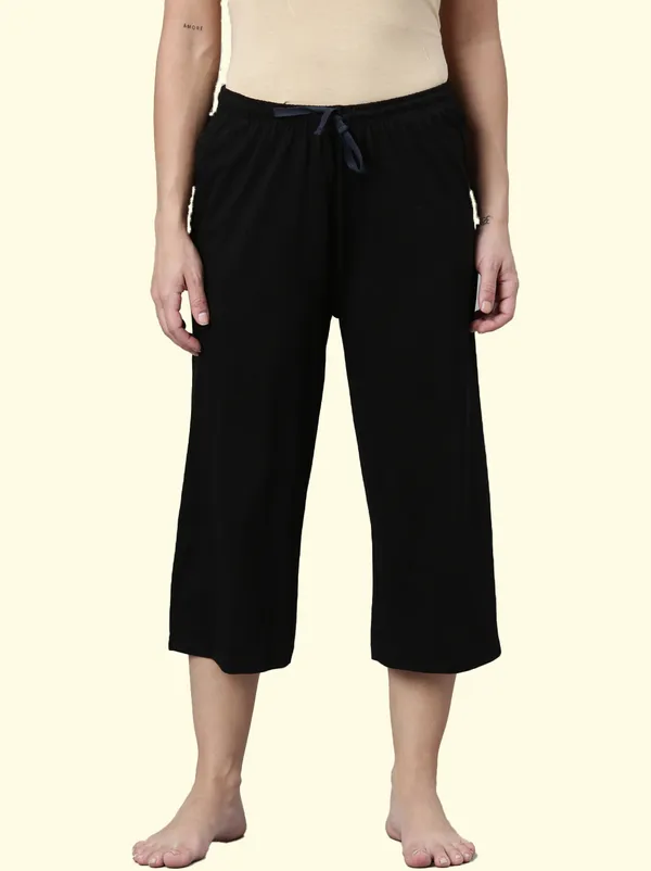 Black_Cottton_Capri_For_Women