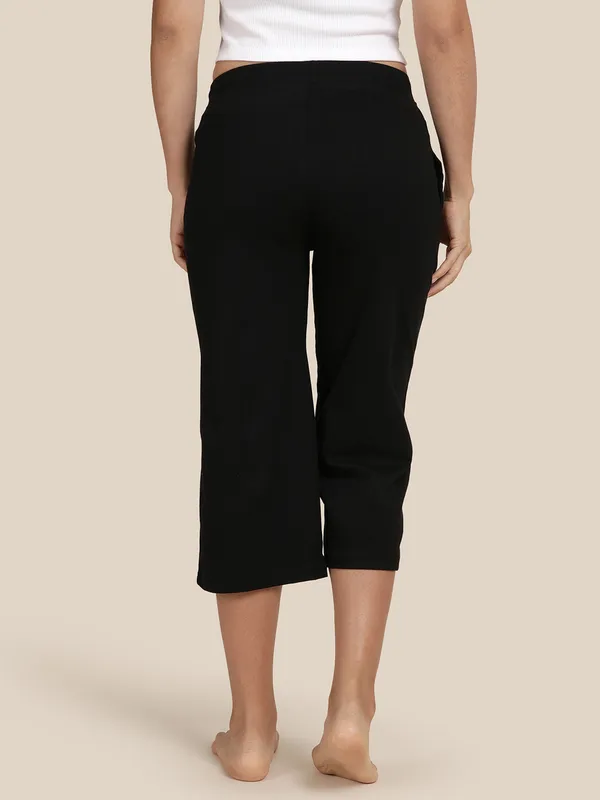 Kryptic_Solid_cotton_relaxed_fit_parallel_capri_with_side_pocket_Women_Black_Capri