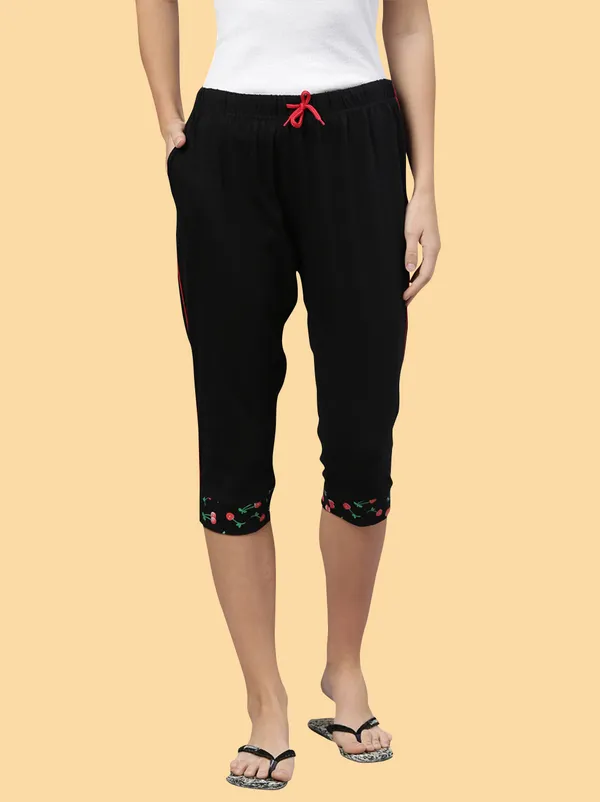Black_Cottton_Capri_For_Women