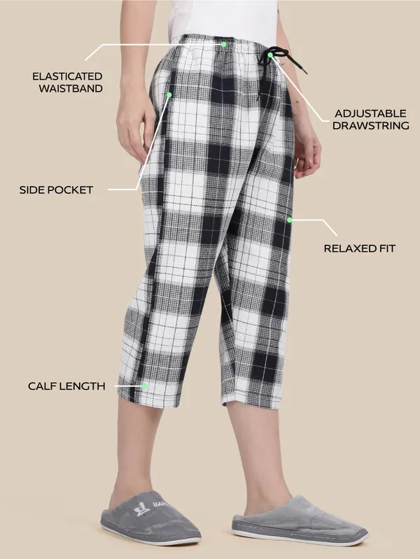 Navy_Kryptic_Women_Capri_pure_cotton_checked_relaxed_fit_with_side_pocket_and_adjustable_waist