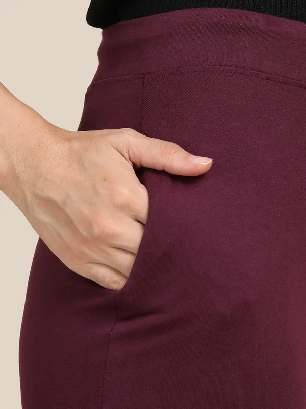 Kryptic_Solid_cotton_relaxed_fit_parallel_capri_with_side_pocket_Women_Red_Capri