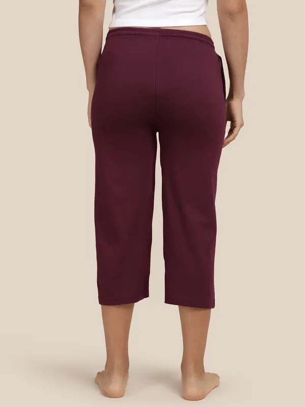Kryptic_flare_capri_pure_cotton_solid_relaxed_fit_with_side_pocket_Women_Red_Capri