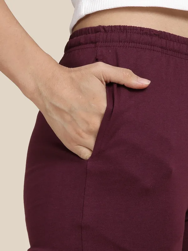 Kryptic_flare_capri_pure_cotton_solid_relaxed_fit_with_side_pocket_Women_Red_Capri