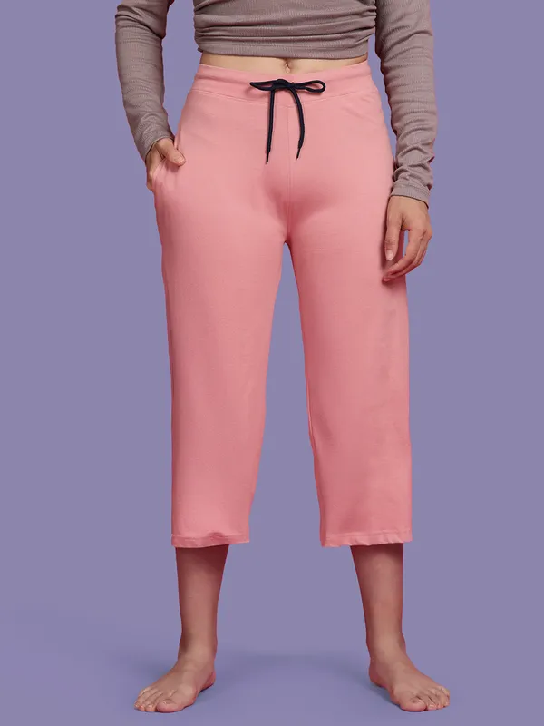 Kryptic_Solid_cotton_relaxed_fit_parallel_capri_with_side_pocket_Women_Pink_Capri