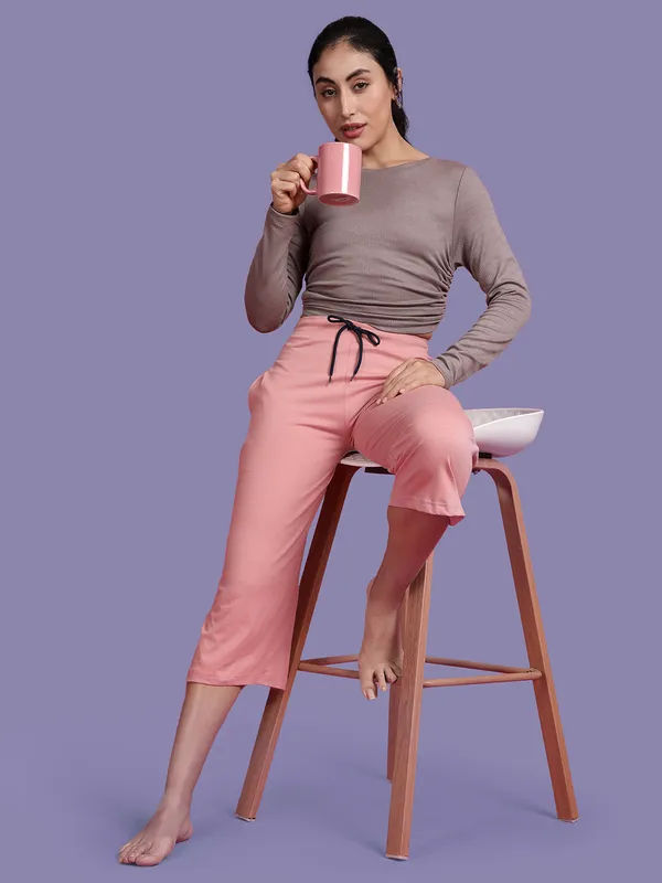 Kryptic_Solid_cotton_relaxed_fit_parallel_capri_with_side_pocket_Women_Pink_Capri