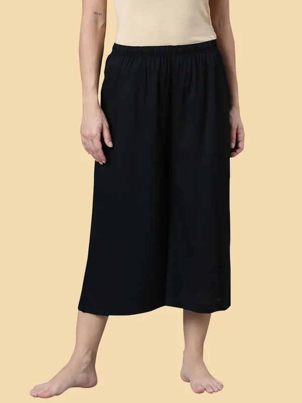 Black_Cottton_Capri_For_Women