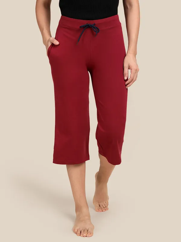 Kryptic_Solid_cotton_relaxed_fit_parallel_capri_with_side_pocket_Women_Maroon_Capri