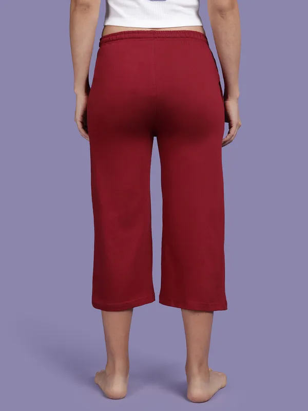 Kryptic_flare_capri_pure_cotton_solid_relaxed_fit_with_side_pocket_Women_Maroon_Capri