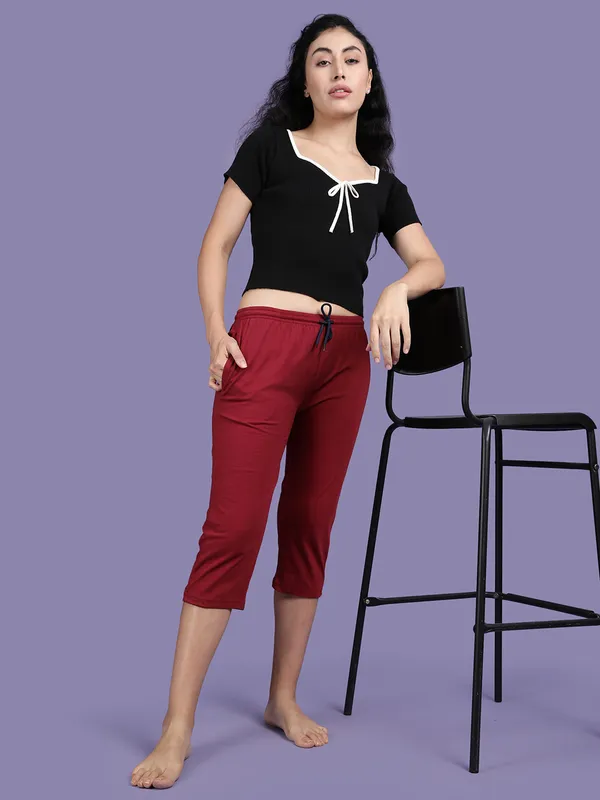 Kryptic_Solid_cotton_relaxed_fit_lounge_capri_with_side_pocket_Women_Maroon_Capri
