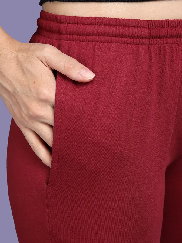 Kryptic_Solid_cotton_relaxed_fit_lounge_capri_with_side_pocket_Women_Maroon_Capri