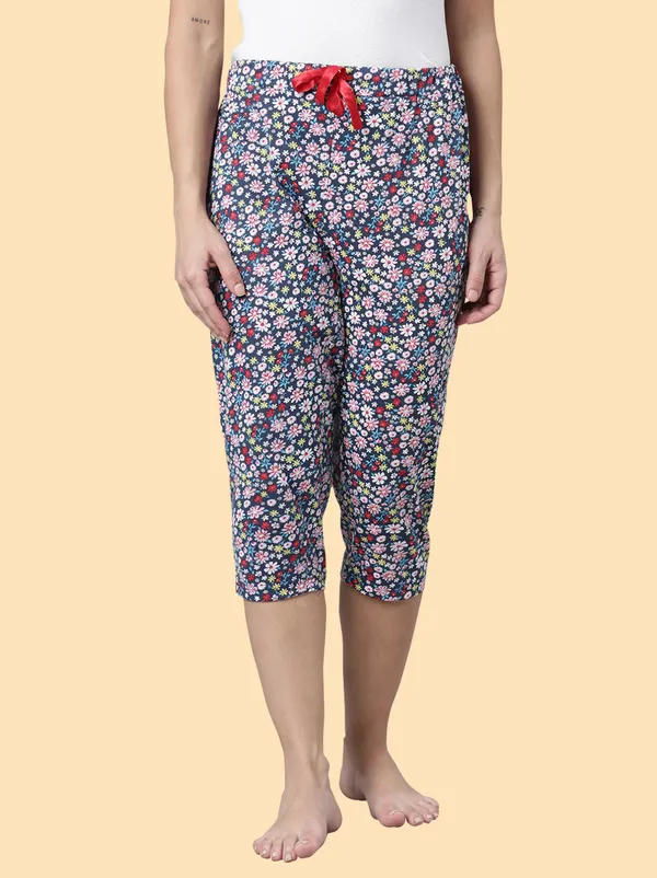 White_Cottton_Capri_For_Women